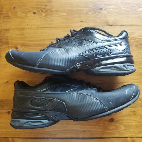 Black PUMA shoes - Picture 2 of 4